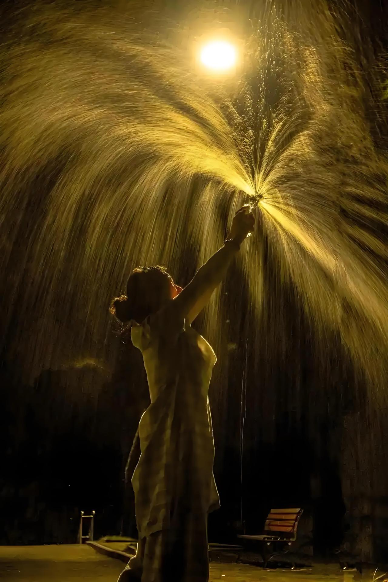 “光影”为啥能“迷人”？“光影”之所以迷人，是一个融合了生