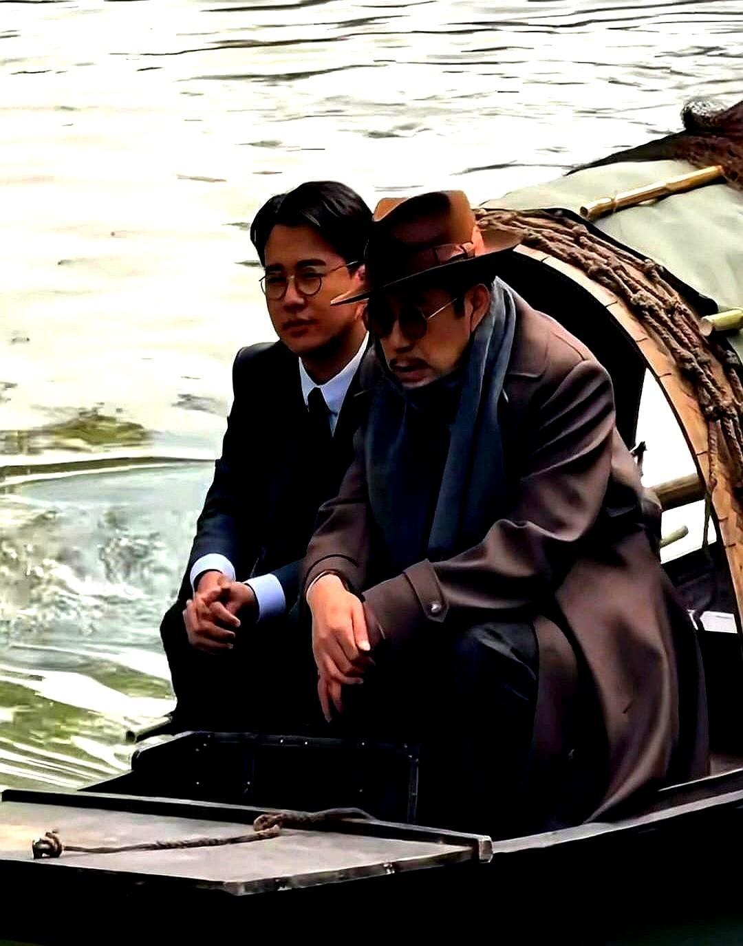 郭麒麟没靠爹，靠手上的茧演出了名堂。减重十六斤，晒成黑炭，手指磨裂了也不停。