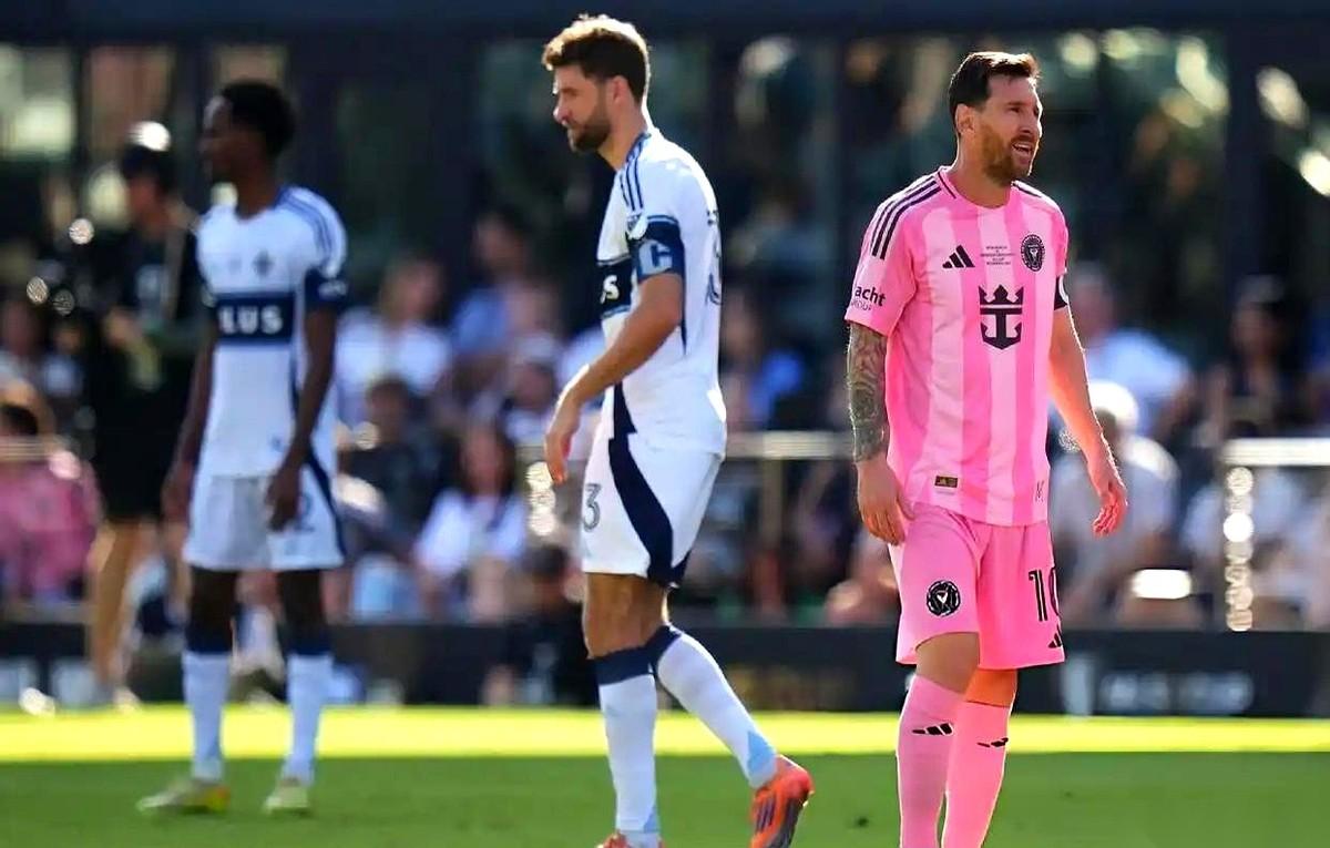 就离谱。他来之前，迈阿密，全联盟垫底的球队。他一来，冠军拿了仨。一支建队才