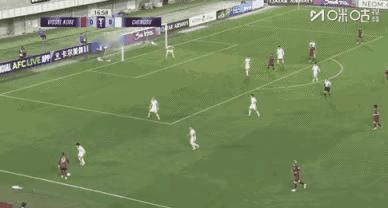 节奏慢半拍，根本防不住！亚冠第5轮，蓉城客战神户，第18分钟，神户前场左路以少
