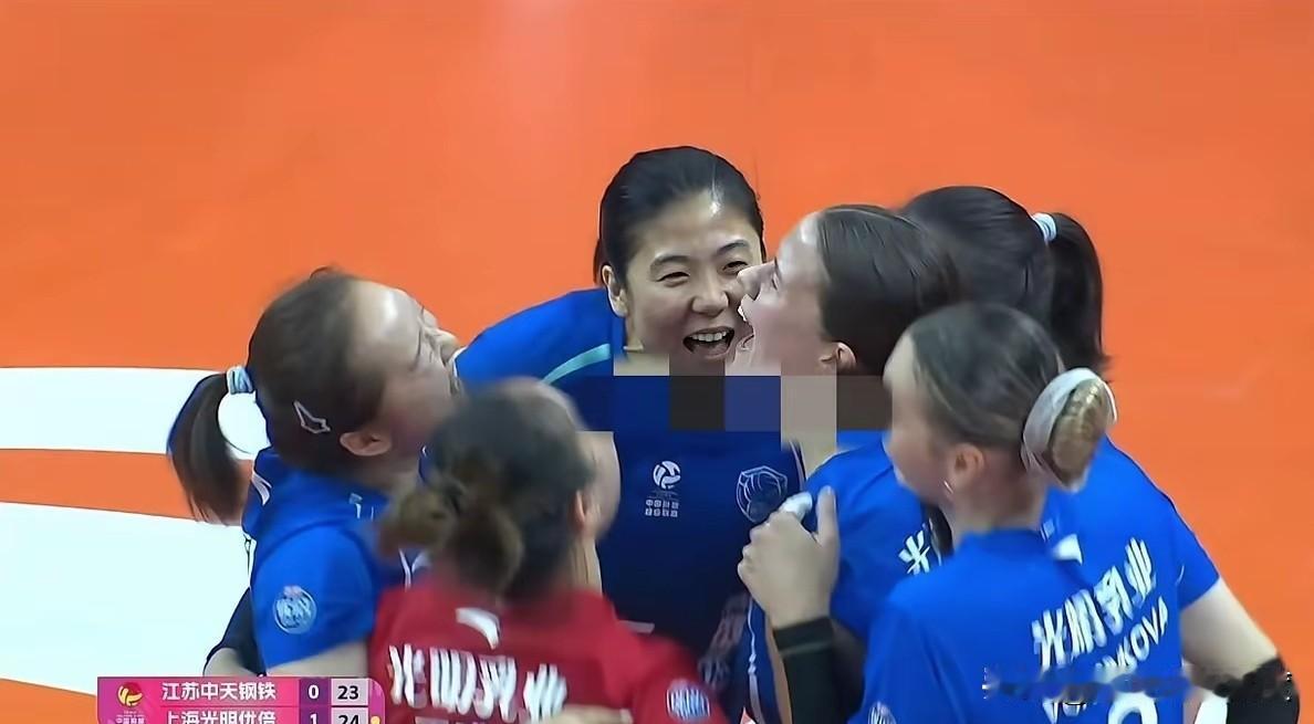 江苏女排是被上海队用“发球”活活击垮的吗？这场比赛值得说道说道！昨天的女排赛