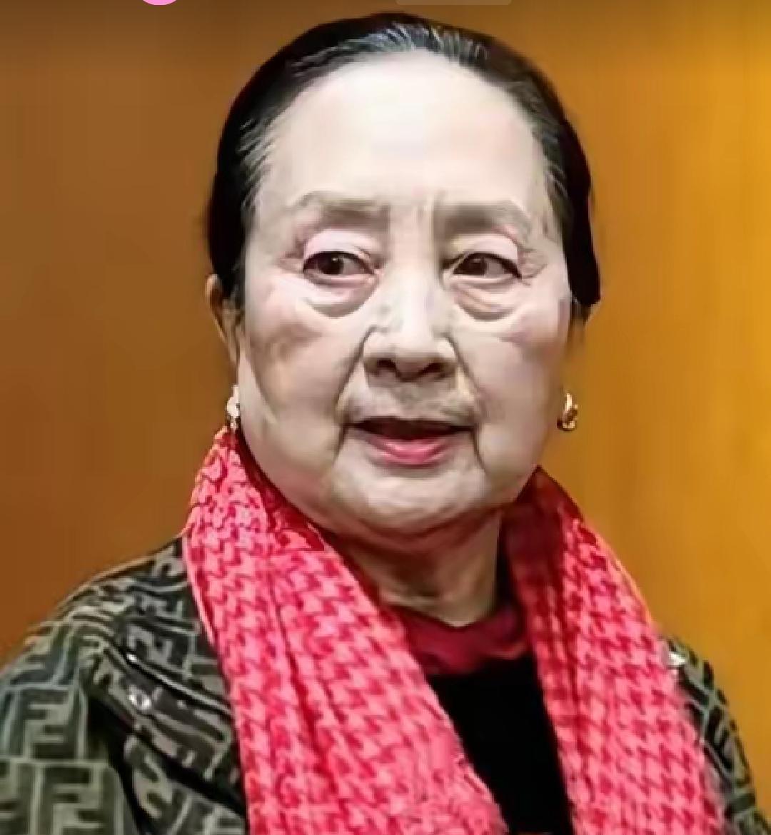 都说74岁的张金玲“一脸苦相”，晚景凄凉。我查了下她近况，差点惊掉下巴。你记忆里