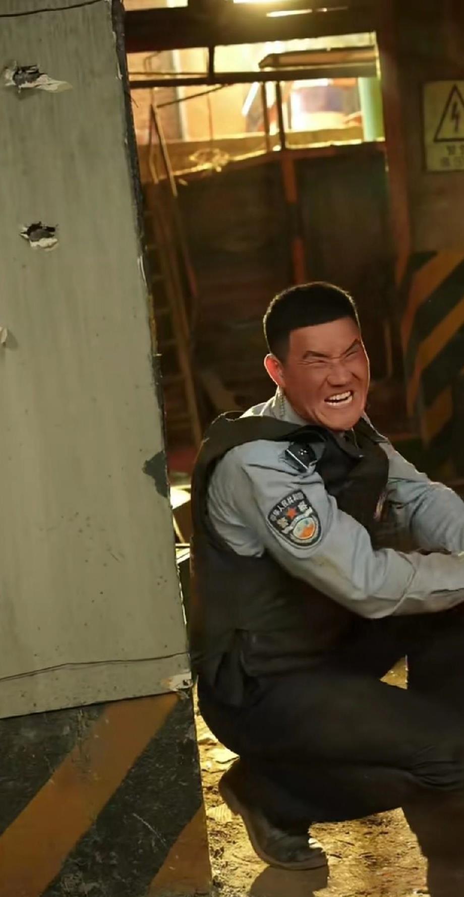 你敢想象这是当年那个小兵张嘎现在拍影视剧的状态吗？怎么说呢，你觉得你这表情配得上