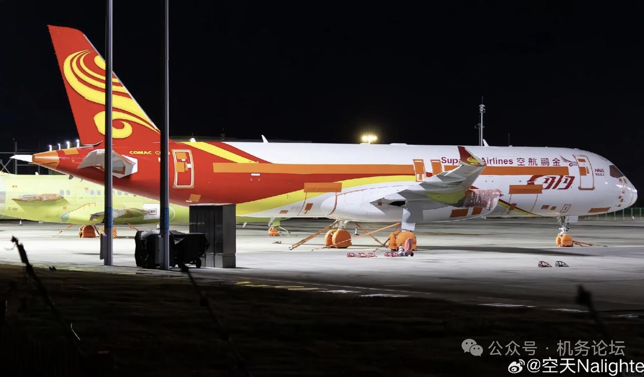 海航首架C919卡壳了海航旗下金鹏航空的首架C919，如今疑似封存，交付时