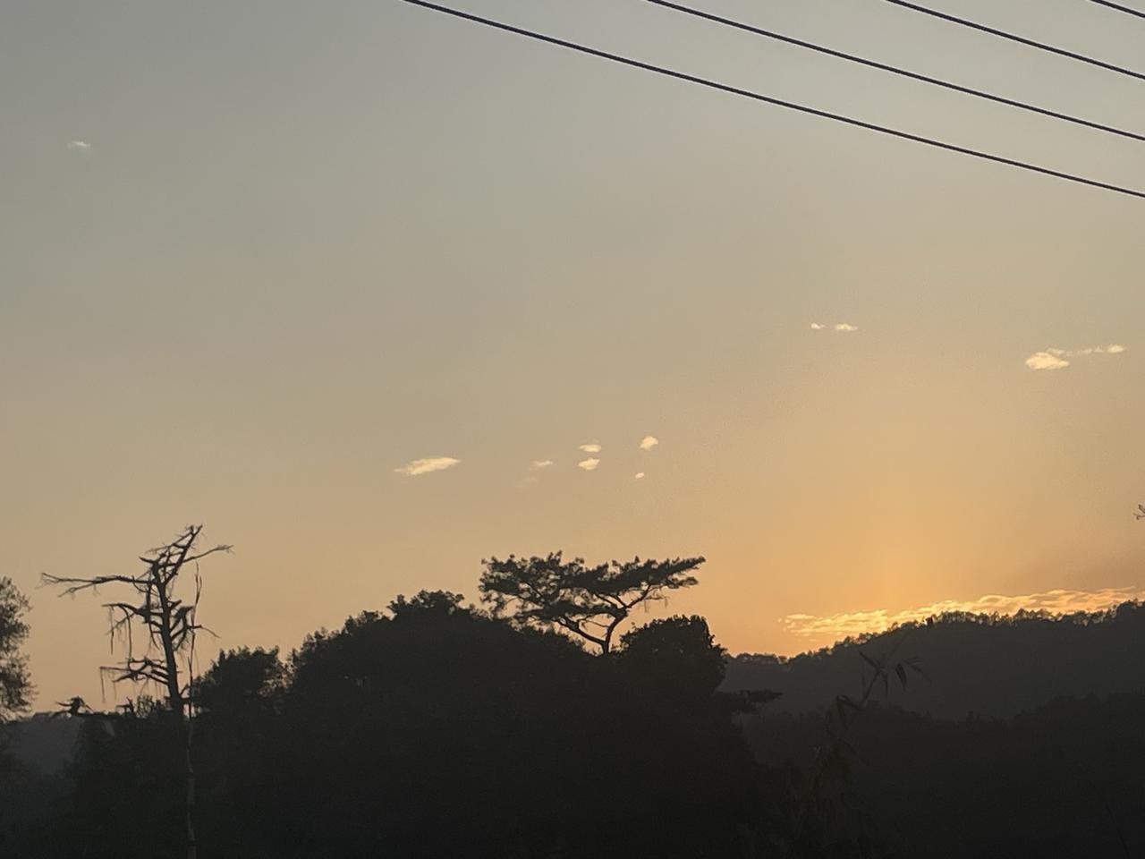 世间纷争从未停歇，利益分歧、地域矛盾时常掀起风浪，战火与隔阂依旧存在。但人心向善