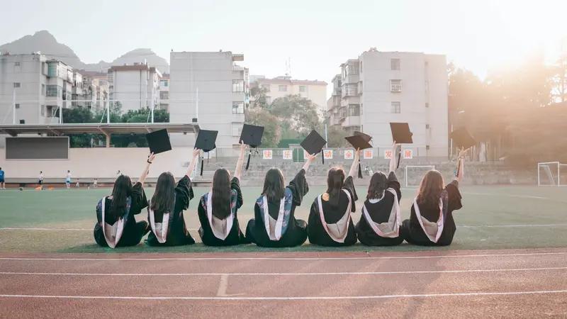 2026年全国硕士研究生报考人数343万，自2023年达到峰值后已连续3年下降。