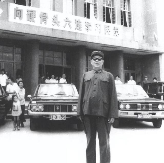 1975年，南京军区政委廖汉生中将刚刚上任，就发现了一个重要情况，他看到：“每次