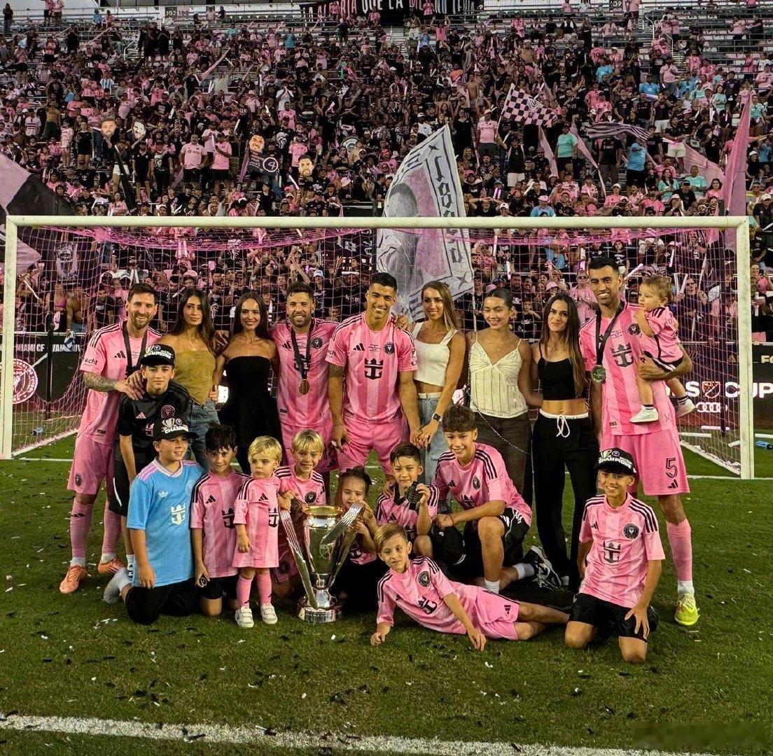 【老队友都走了】TyC：38岁的迈阿密国际队前锋苏亚雷斯不会与球队续约，他将在本