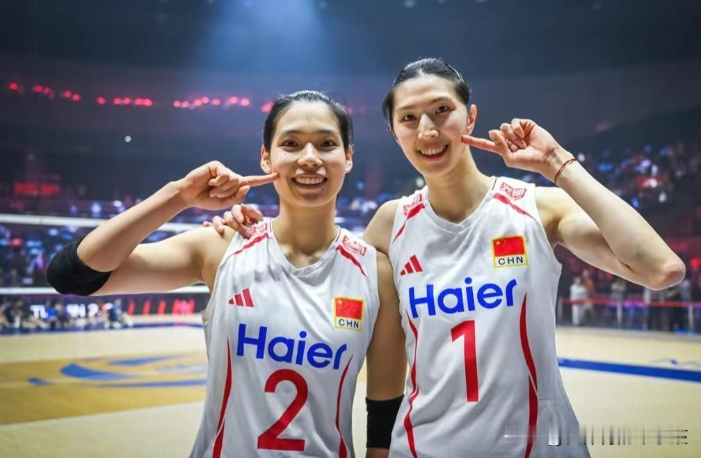 一个非常有意思的现象：就是在女排亚锦赛的赛场上，中国女排和日本女排这两大争冠热门