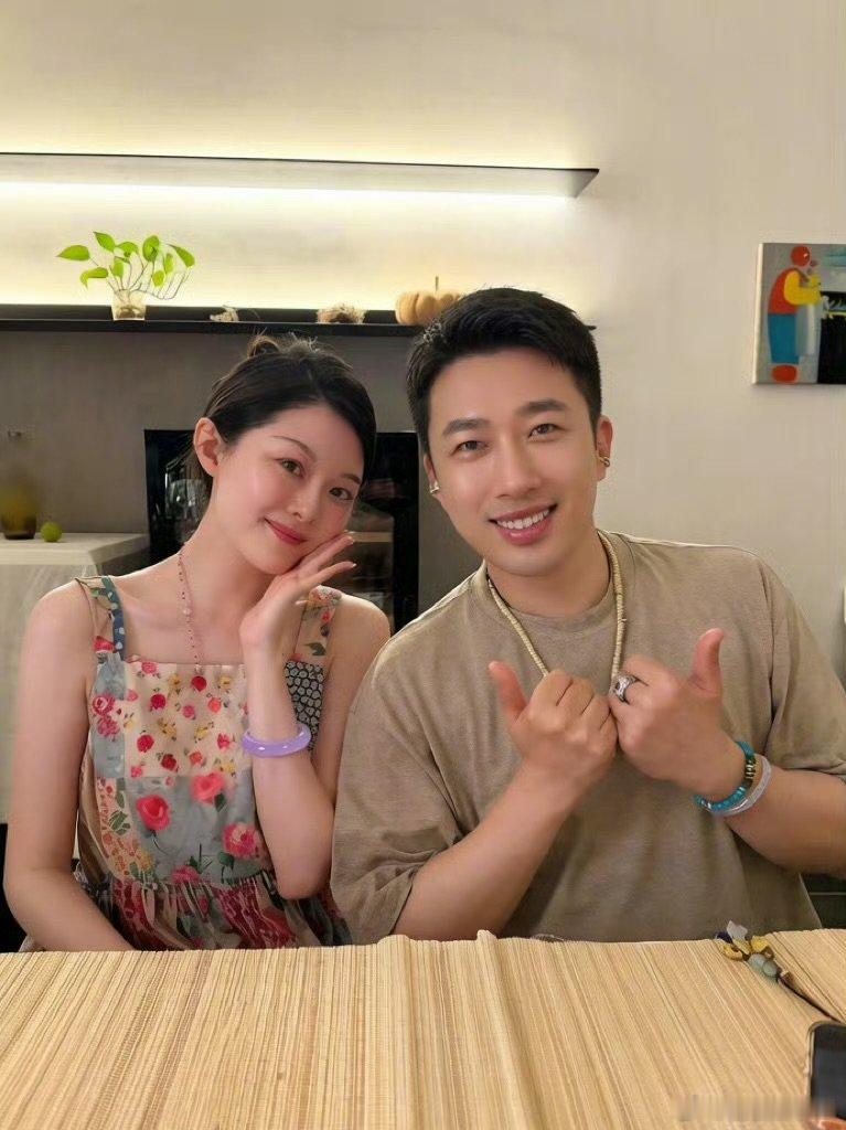 于正回应晚晚怀孕于正回应晚晚怀孕，大家不要乱说呀！于正说不知道晚晚怀孕