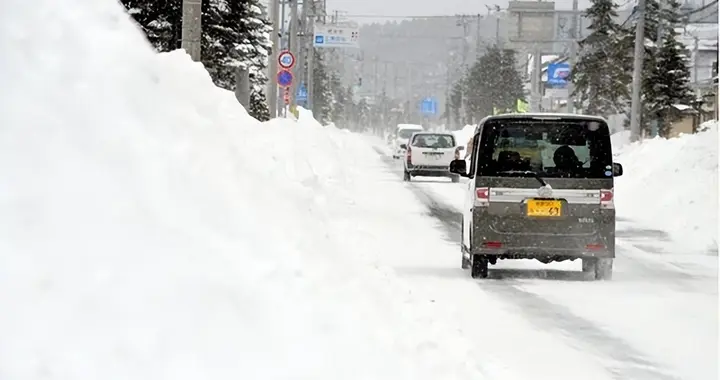 中日航线熔断危机：高市赌错，美国袖手旁观？