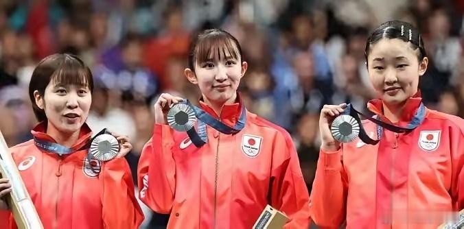 17岁的张本美和，孙颖莎能顶多久？17岁就是奥运银牌🥈获得者，也是中国女乒未来