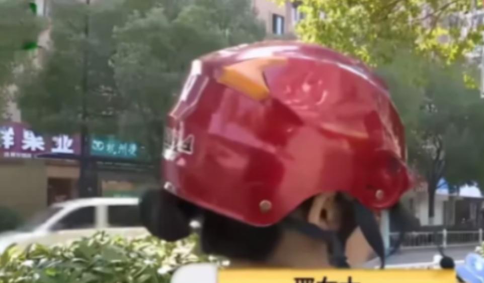 一句“阿姨”竟然让29岁的收银员丢了工作，还倒赔500块钱。还被开除！浙江，一4