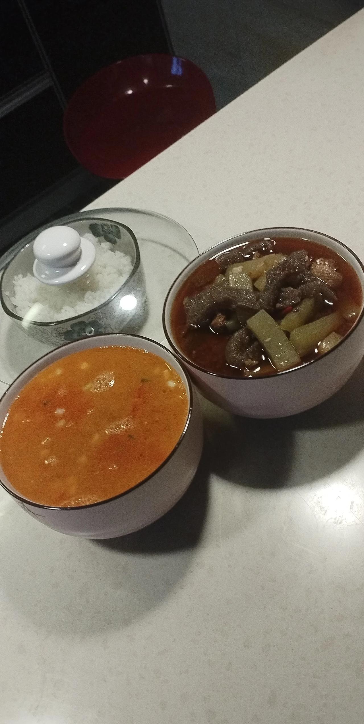 我老公就是这么暖心，每天晚上他吃完饭，把碗洗了，就给我留好饭菜。我睡够了，起来就