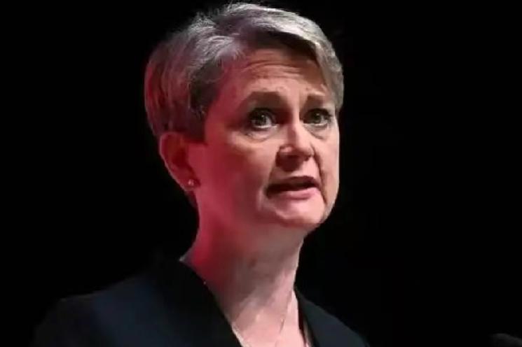 12月15日，英国《泰晤士报》报道:“香港特区高等法院裁定黎智英三项罪名成立，同