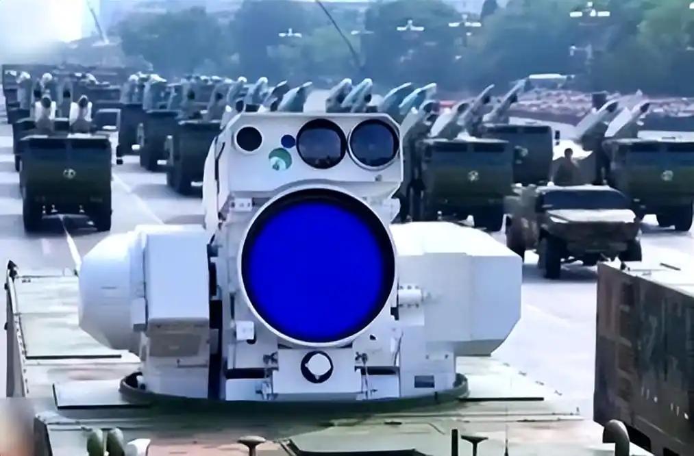 看到一个台湾电视节目的视频，主要内容是对比大陆与台湾的军力。视频中主要是针对