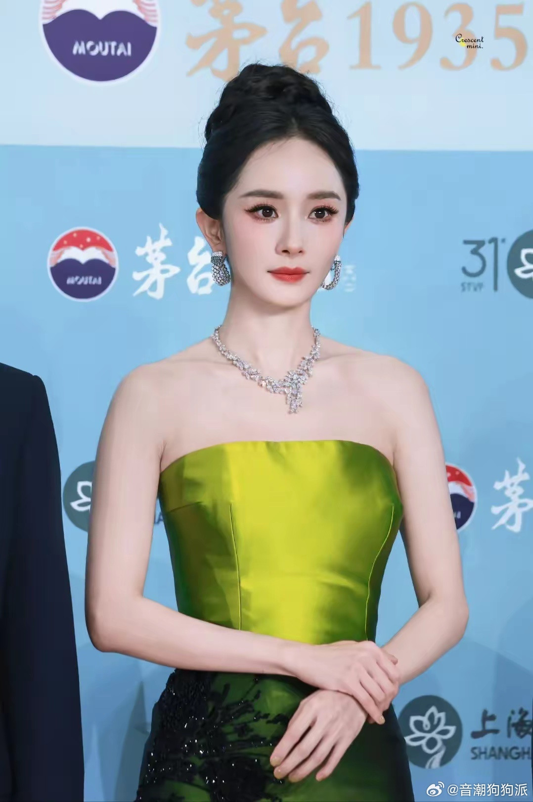 得知杨紫得奖的那一刻，杨幂可能意识到自己以后没必要死磕白玉兰视后了。因为她和孙俪
