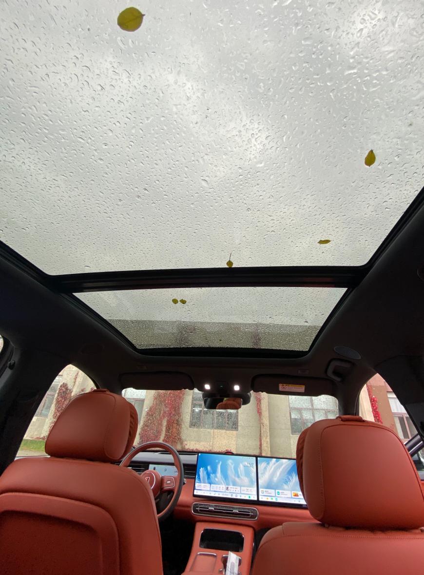 打破价格认知！红旗HS6PHEV上市重塑大五座价值中大型SUV定价居高不下