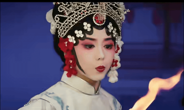 刘浩存没出场就被批演技差刘浩存《主角》剧中喷火还被说敬业了，结果是特效和替身做的