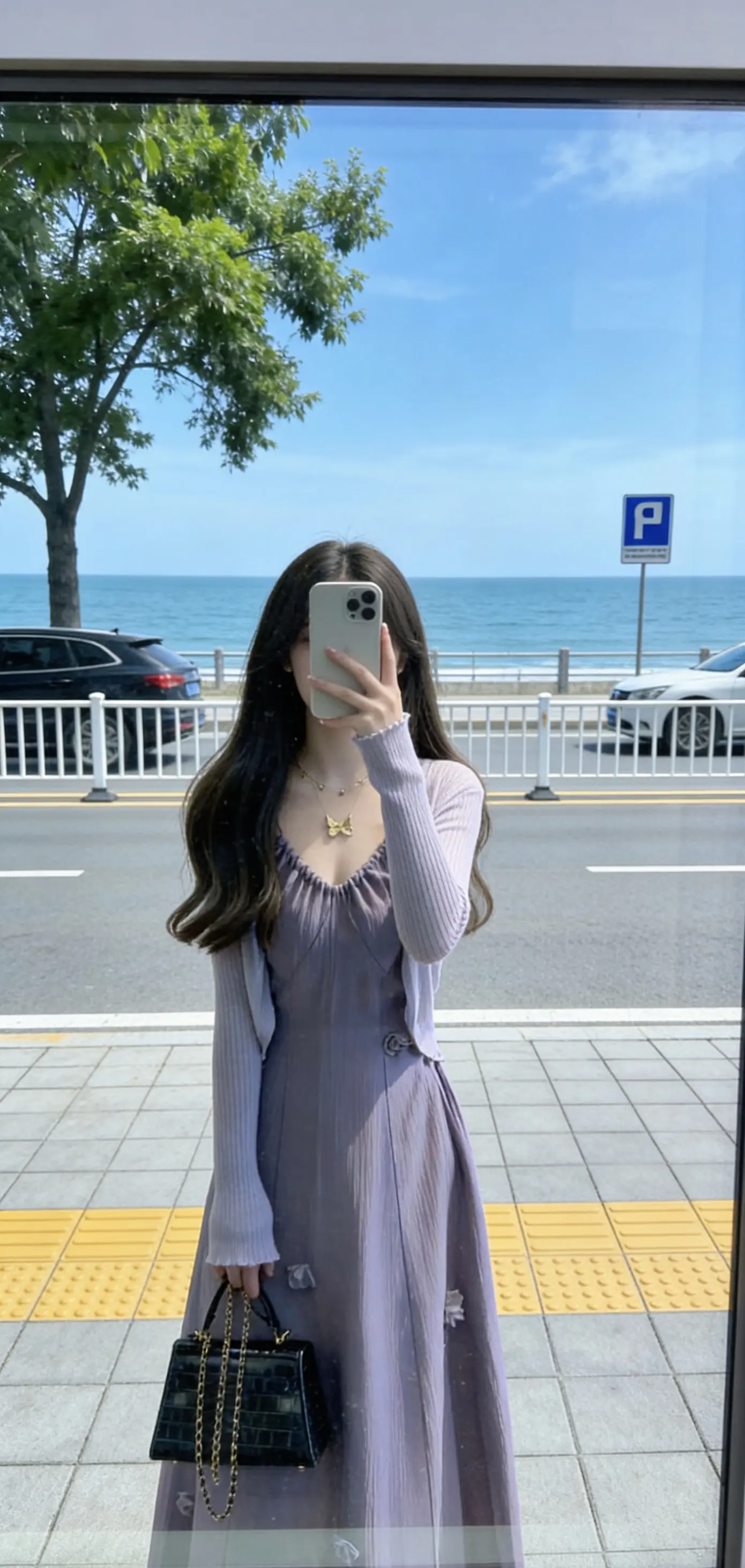 在自己的小世界里做最快乐的人，洒脱一点，世界并不需要你完美无缺。