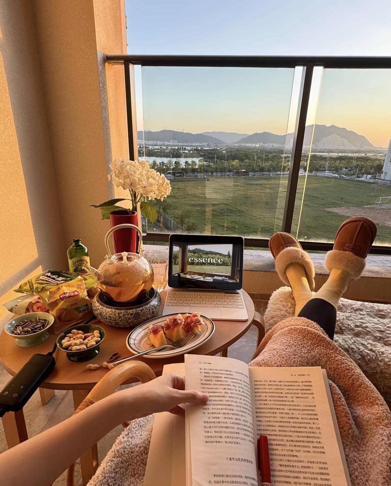 现在，过得最舒服的一群人，还真不是那些开豪车住豪宅的老板们。而是那些那些没