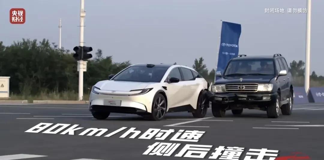 就是赤裸裸的现实：电车用1年，电费1000元；油车用1年，油费10000元。