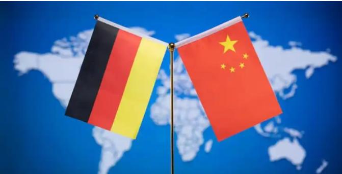 赶在访华之前，德国总理默茨表示，中国的目标是领导全球秩序，并为这一角色耐心准备了