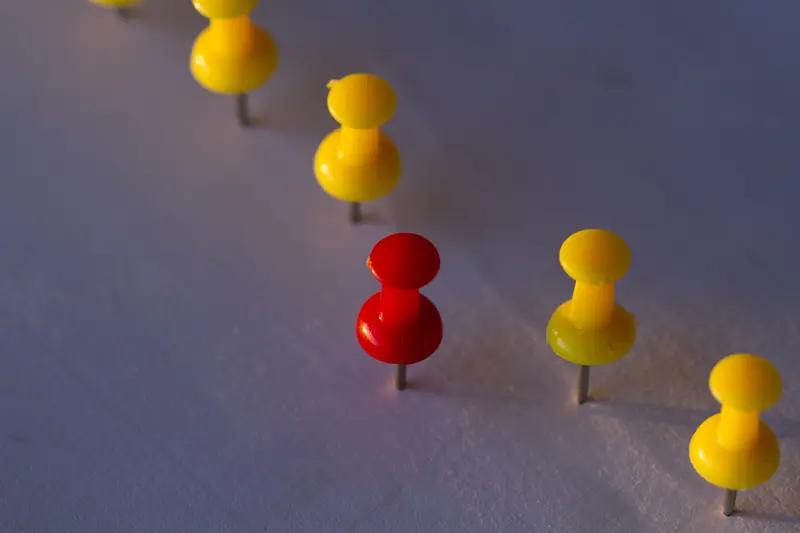 人生并非千篇一律，更无标准答案可言。无论是专家、富商、英雄、明星、高官、学霸、富