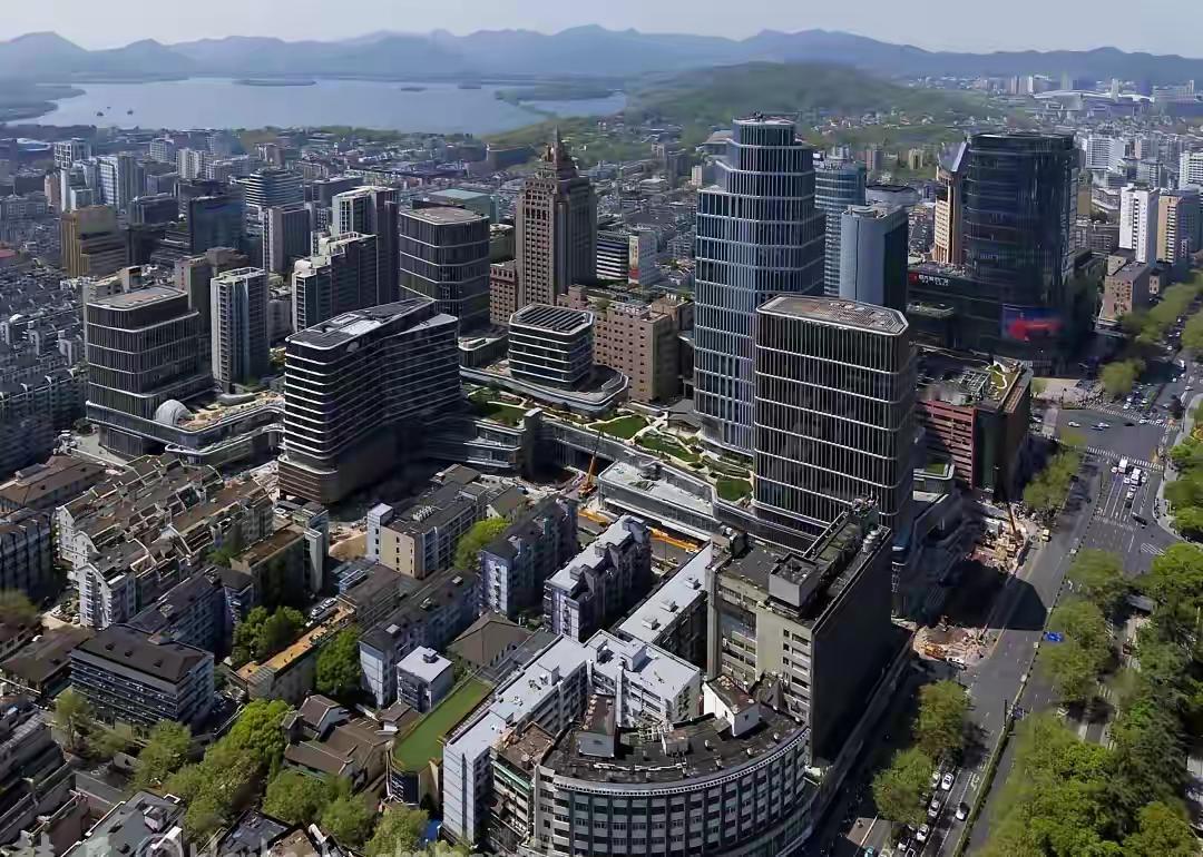 杭州恒隆广场明天2026年4月28日将迎来试营业的日子了。香港恒隆地产官宣了杭州