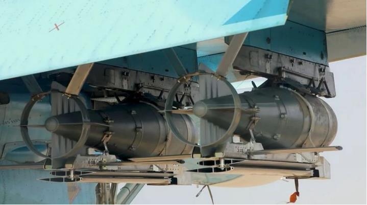 俄军魔改航空炸弹，UMPB-5R射程可达150-200KM。法国OSIN