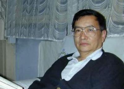 1969年，37岁梁从诫被下放江西劳动，妻子周如枚立刻提离婚，还给儿子改名换姓，