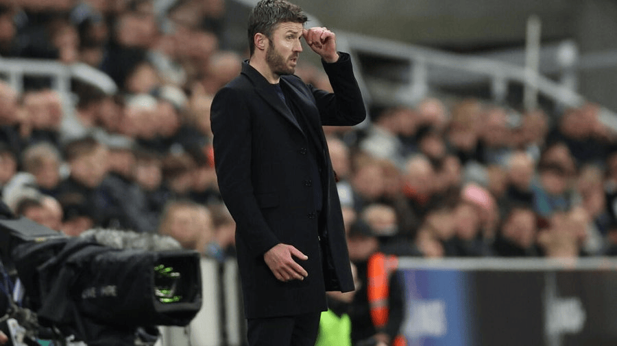 卡里克: 虽然这样说让我难受, 但10人的纽卡配得上战胜曼联