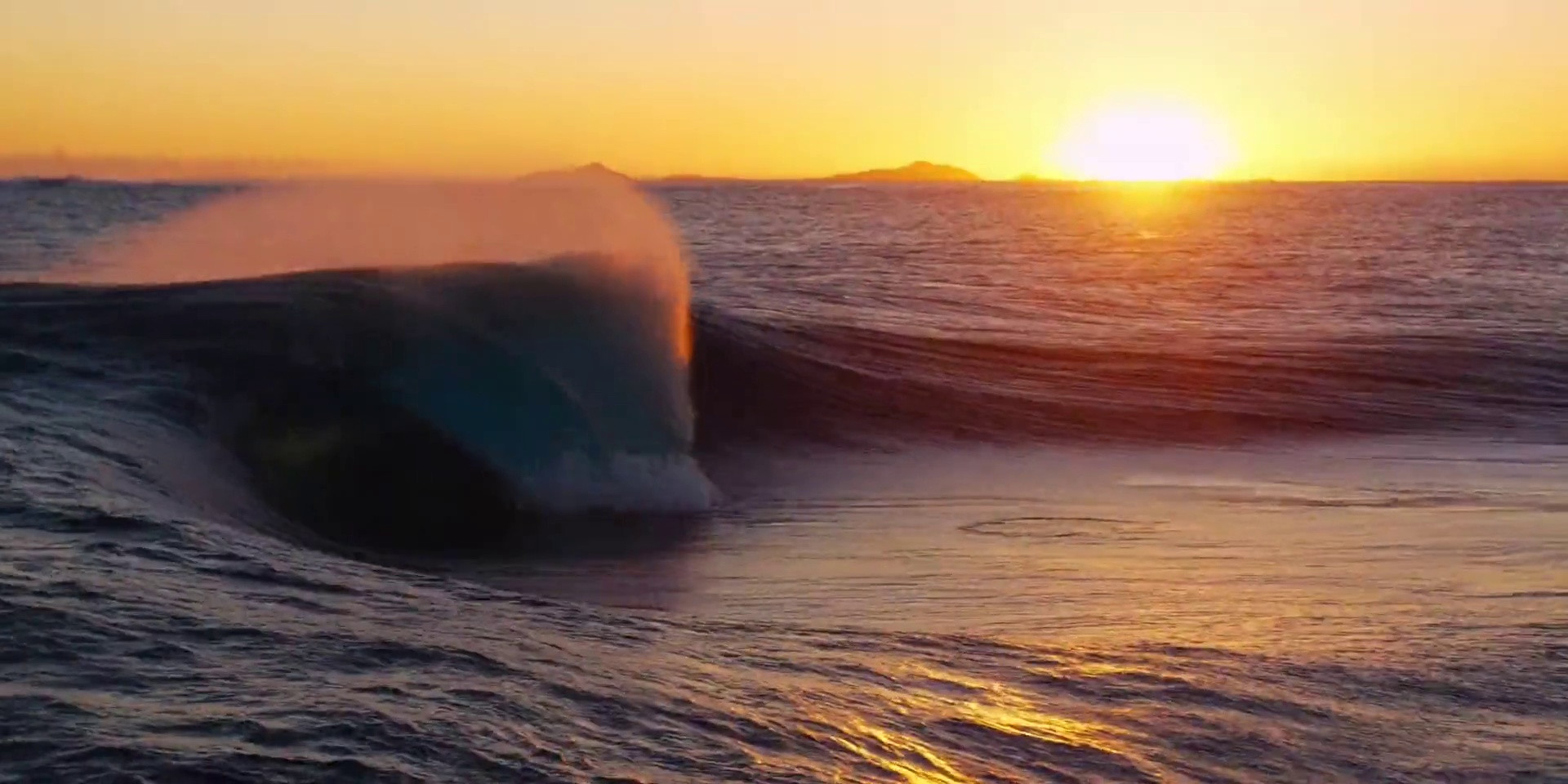 中国海警首度公开钓鱼岛巡航画面 国旗与岛屿同框