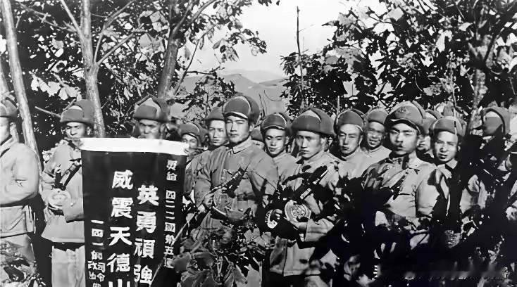 1951年，志愿军首次向美军发射喀秋莎火箭炮，李奇微当场愣住：苏联军队下场了？