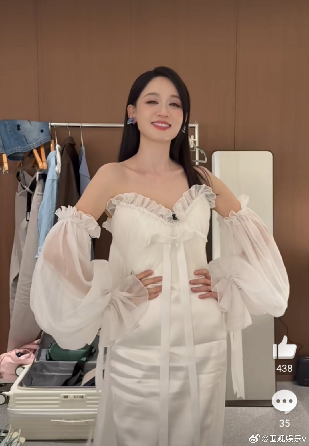 陈乔恩说自己瘦了一圈确实太瘦了，衣服空荡荡的都撑不起来了，女明星对自己确实够狠