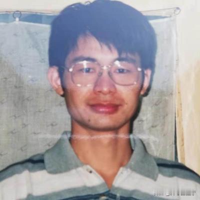 2015年，清华半导体博士孙夕庆，因诬陷指控，被拘禁长达1277天之久，