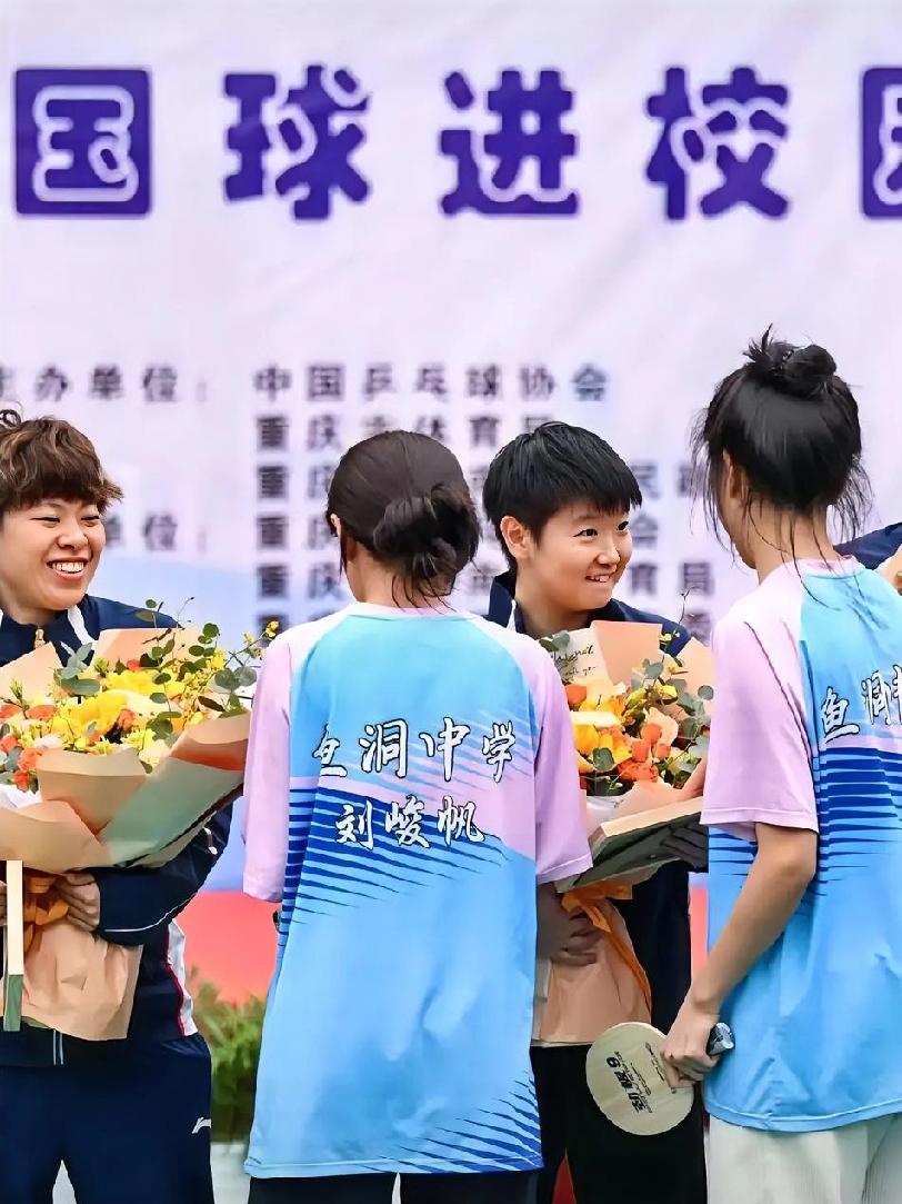 感觉重庆的摄影师对大迪不太友好不准的瞬间都很是清奇这角度真是一言难尽不过大