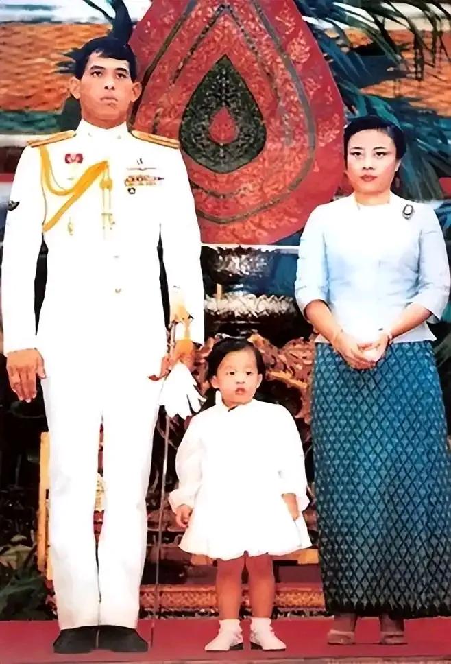 近亲结婚，毁了两代人。日前，泰王室又传出帕公主病危消息，与上一次病危相比，这一