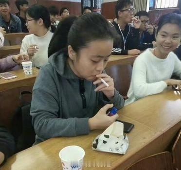 云南农业大学的烟草品鉴课