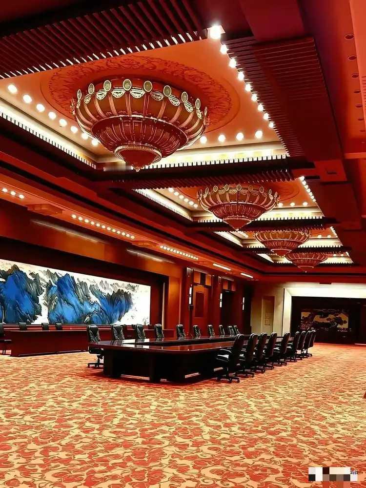中国最高会客厅与美国最高会客厅。不比不知道，一比吓了一跳。见识了人民大会堂的