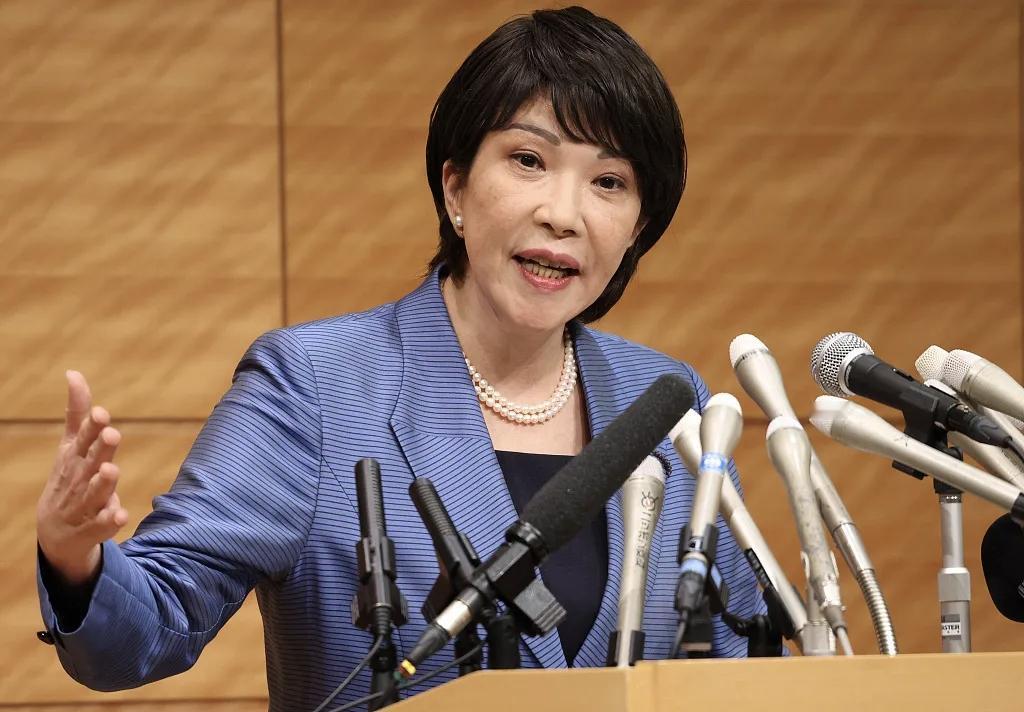 11月18日，据日本媒体报道，面对外交风波，高市早苗只有两个结局。一个是面对日