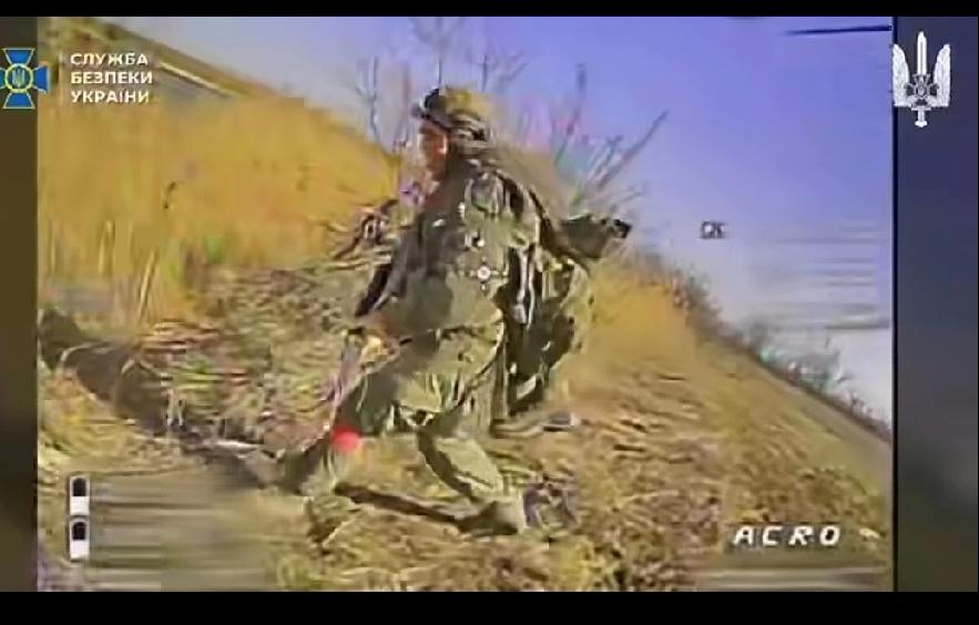 过去一周，乌克兰无人机在战场，拍摄到的乌军杀死俄罗斯士兵的视频。从视频中可以看出