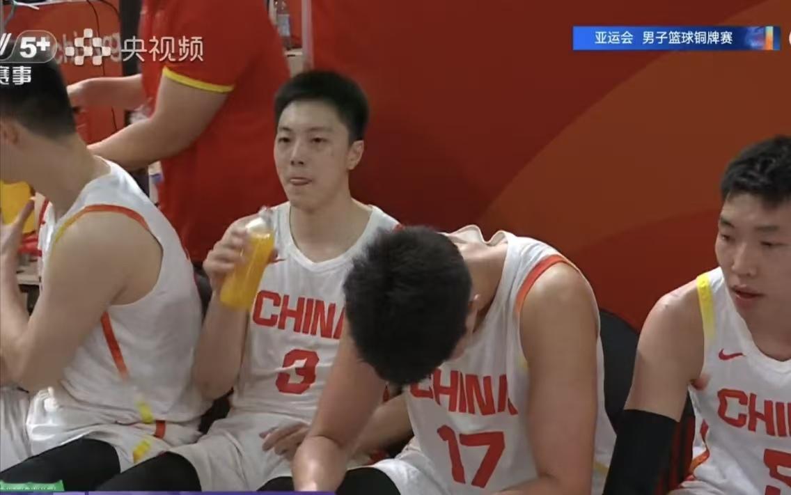 70比79，中国男篮输给伊朗，亚运会只拿到第四名，这是队史亚运第二差的成绩，最差