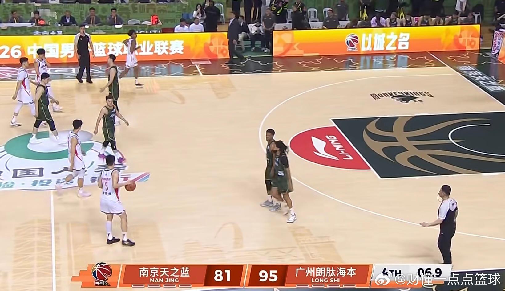 炸裂！徐昕29分钟狂轰21+11+4帽，广州末节爆发止5连败！CBA常规赛，广州