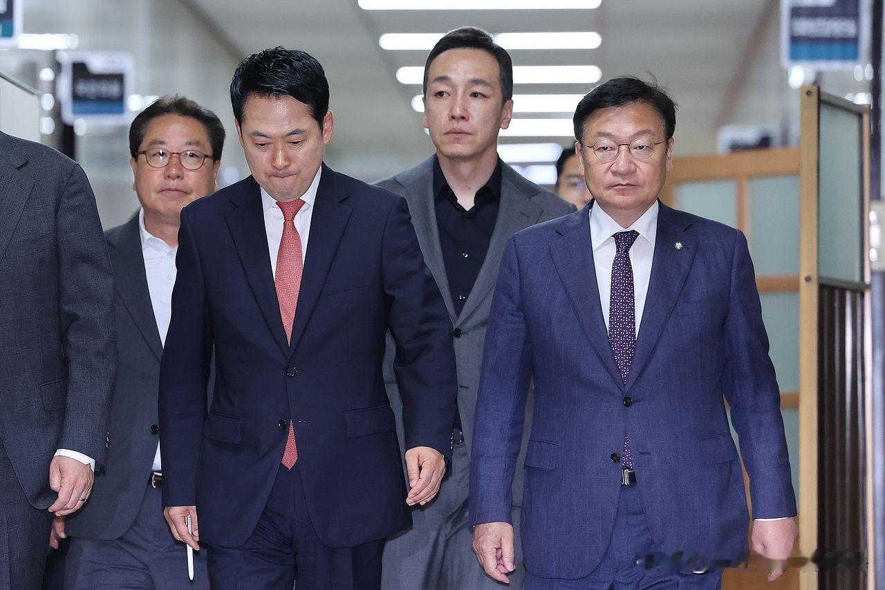 内讧升级！韩国国民力量党双核心决裂，重选争议引爆党内大乱6月16日，韩国国民