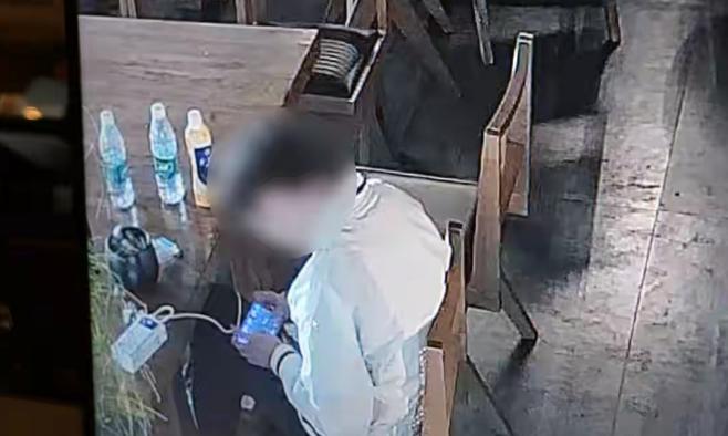 “谁占理？”5月13日黄河新闻网吕梁报道，贵阳，17岁小伙在汉堡店打工14天，因