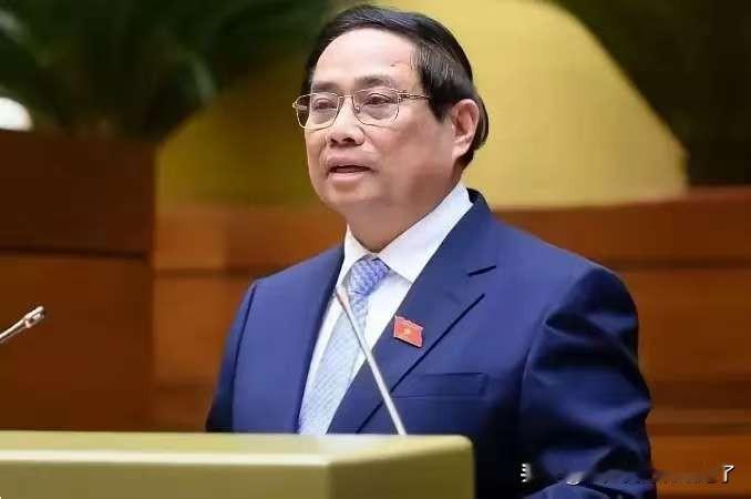 中日关系紧张之际，越南派遣军舰穿越台湾海峡，12月11日越南外交部发言人表示：任