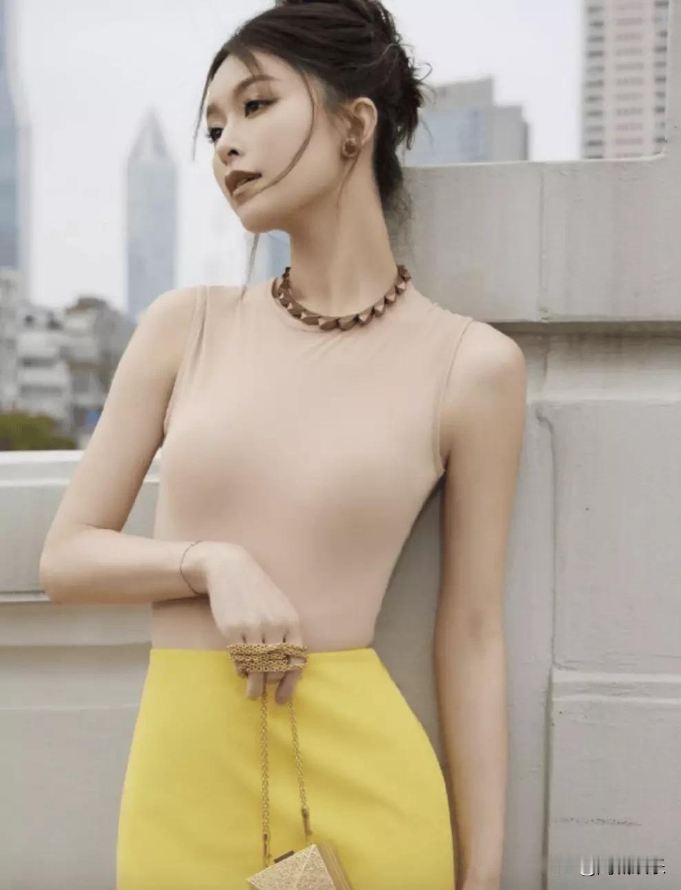 《文咏珊产后首秀惊艳全网！36岁辣妈如何做到生完孩子秒变少女？》