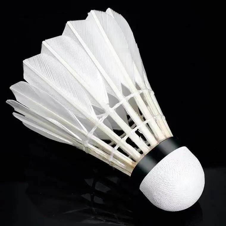 请珍惜你身边现在还在坚持打羽毛球的朋友，他们可能是不显山不露水的隐形富豪。这