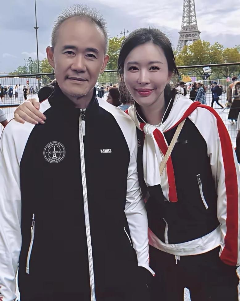 别羡慕王石了。咱们根本做不到。当年他61，田朴珺31，差着30岁，全